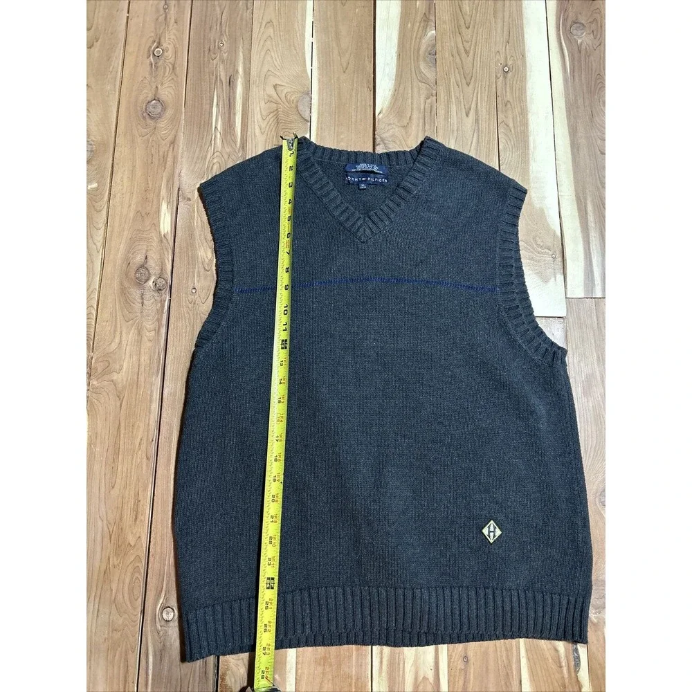 Tommy Hilfiger Mens Grey Pullover W/ Blue Str V Neck Sweater Vest - Size XL EUC - Picture 2 of 7